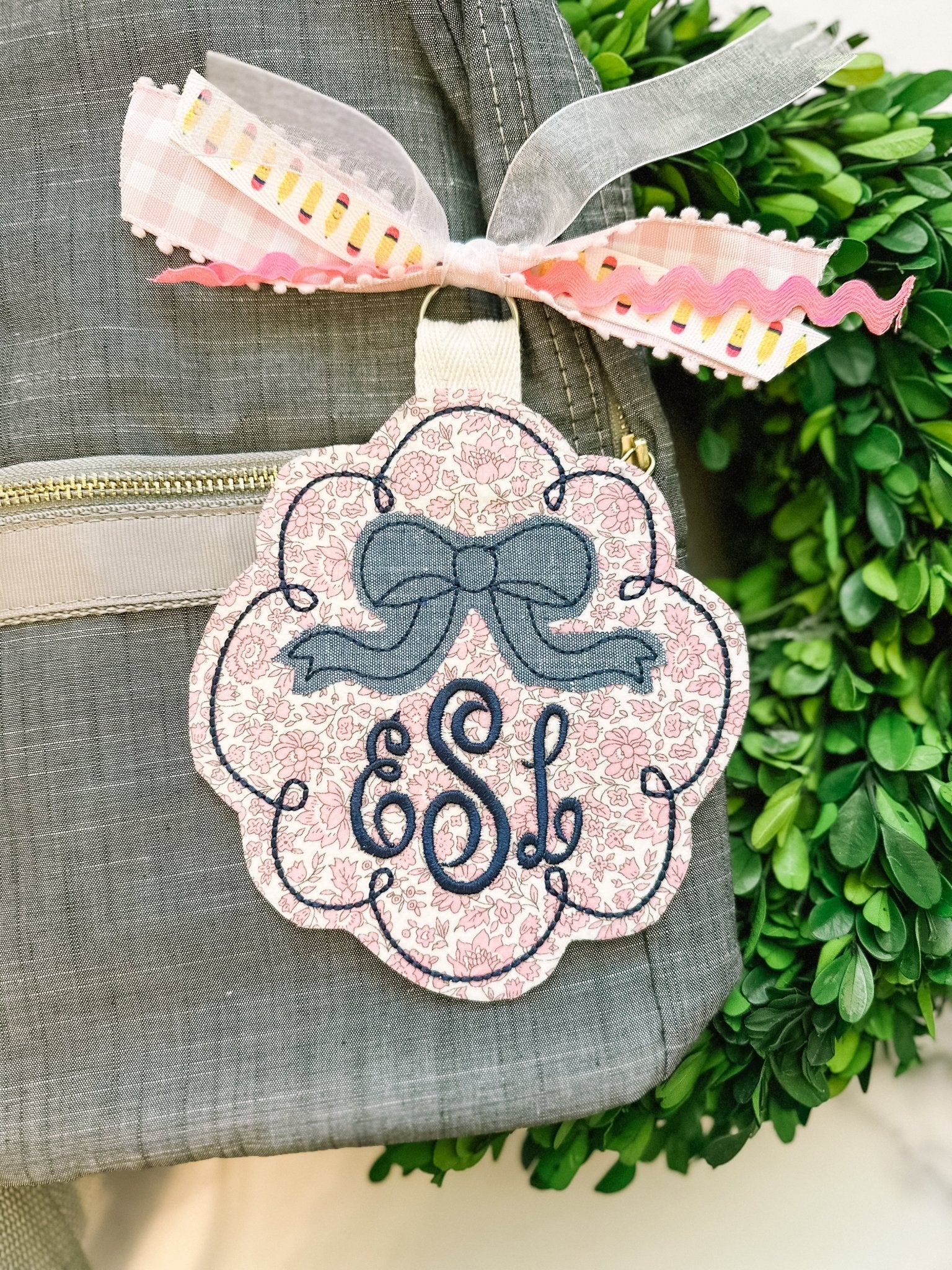 Scalloped Bow Bag Tag - Caroline Calligraphie