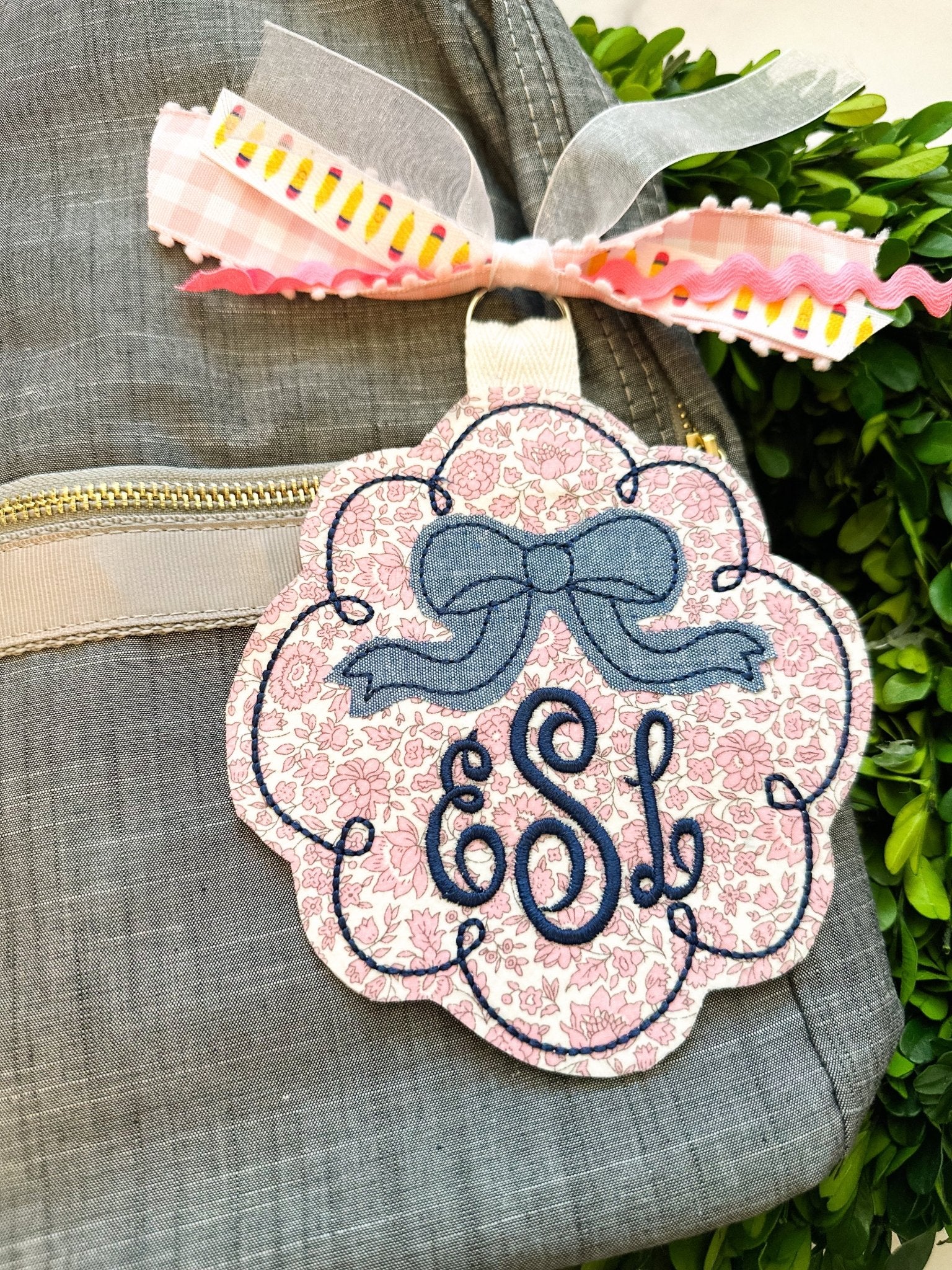Scalloped Bow Bag Tag - Caroline Calligraphie