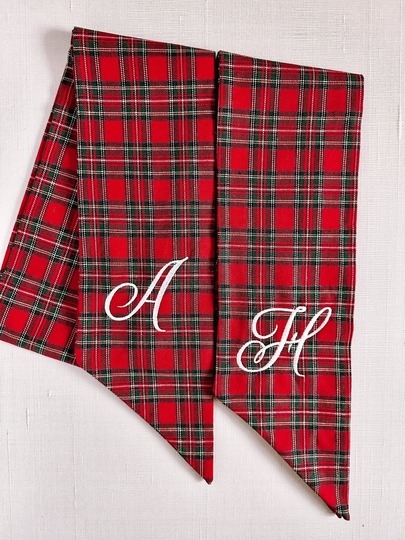 Christmas Wreath Sash - Caroline Calligraphie