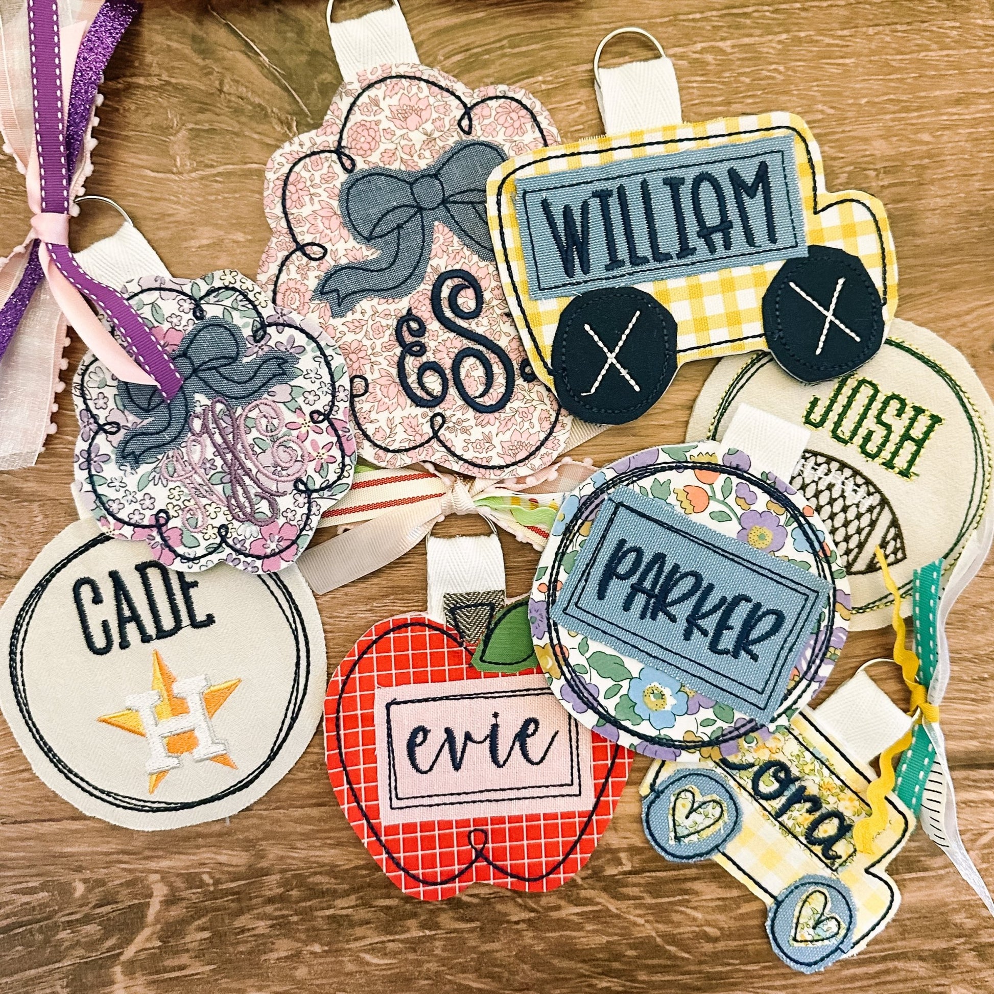 Circle Floral Bag Tag - Caroline Calligraphie