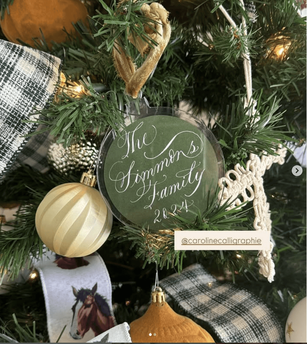 Circle Calligraphy Ornament - Caroline Calligraphie