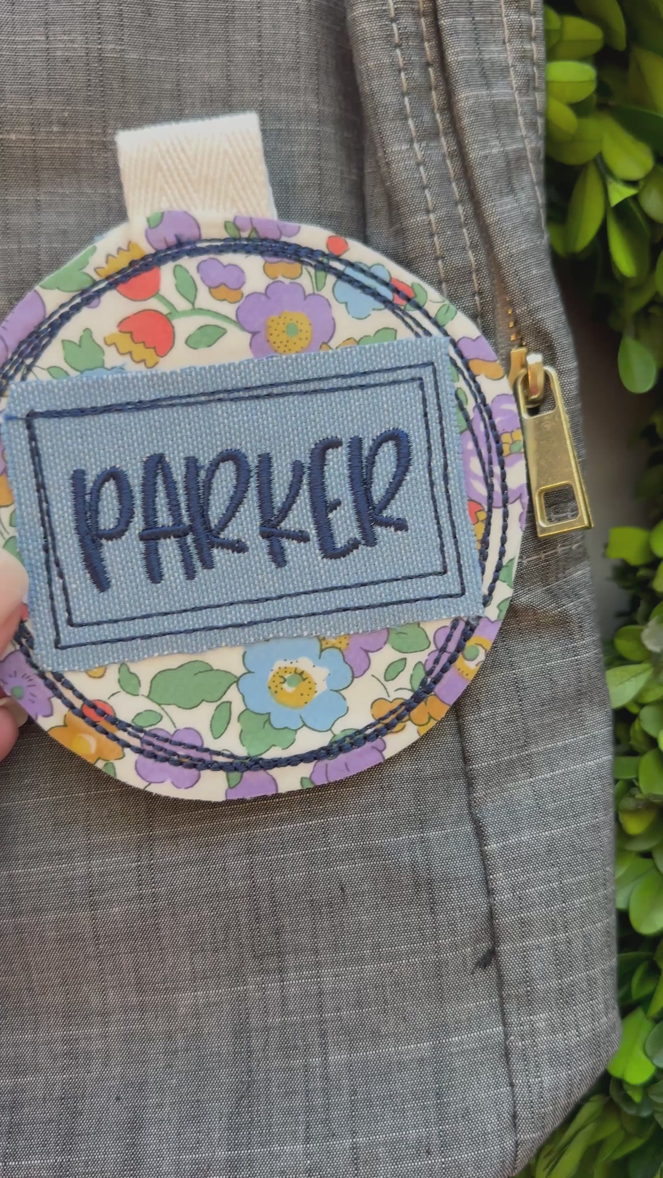 Circle Floral Bag Tag